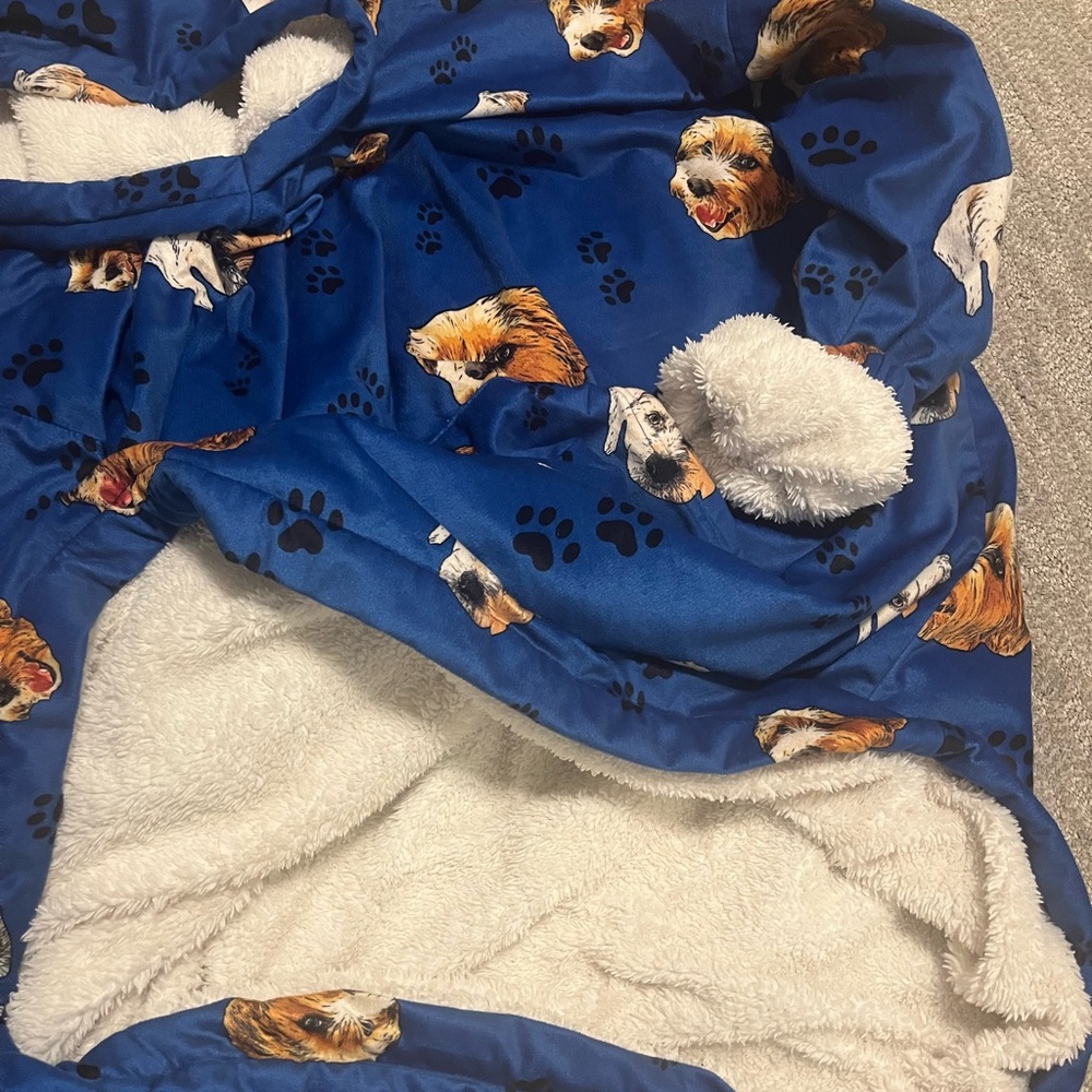 DOG PRINT SNUGGLE - Picture 3 of 3